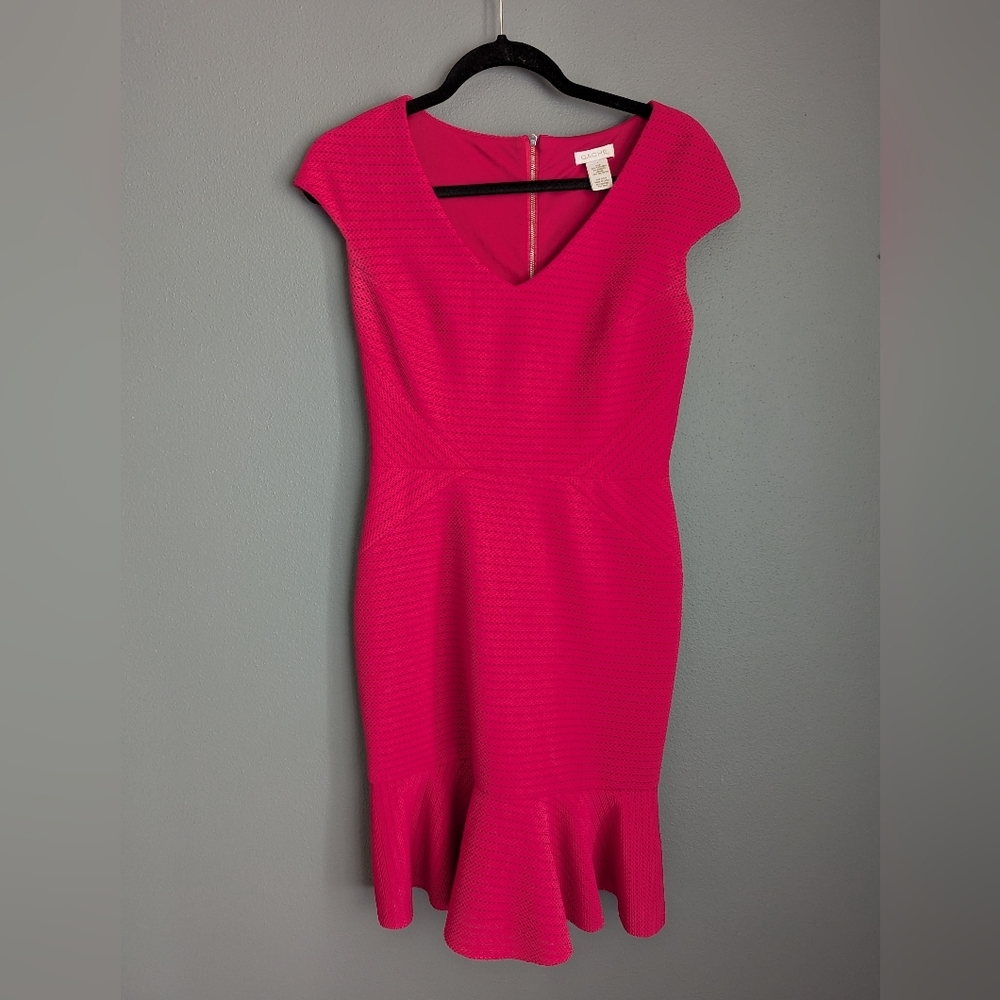 Cache Fuchsia Pink Womens Dress Size 4. Short Sleeve Peplum Hem Dress.